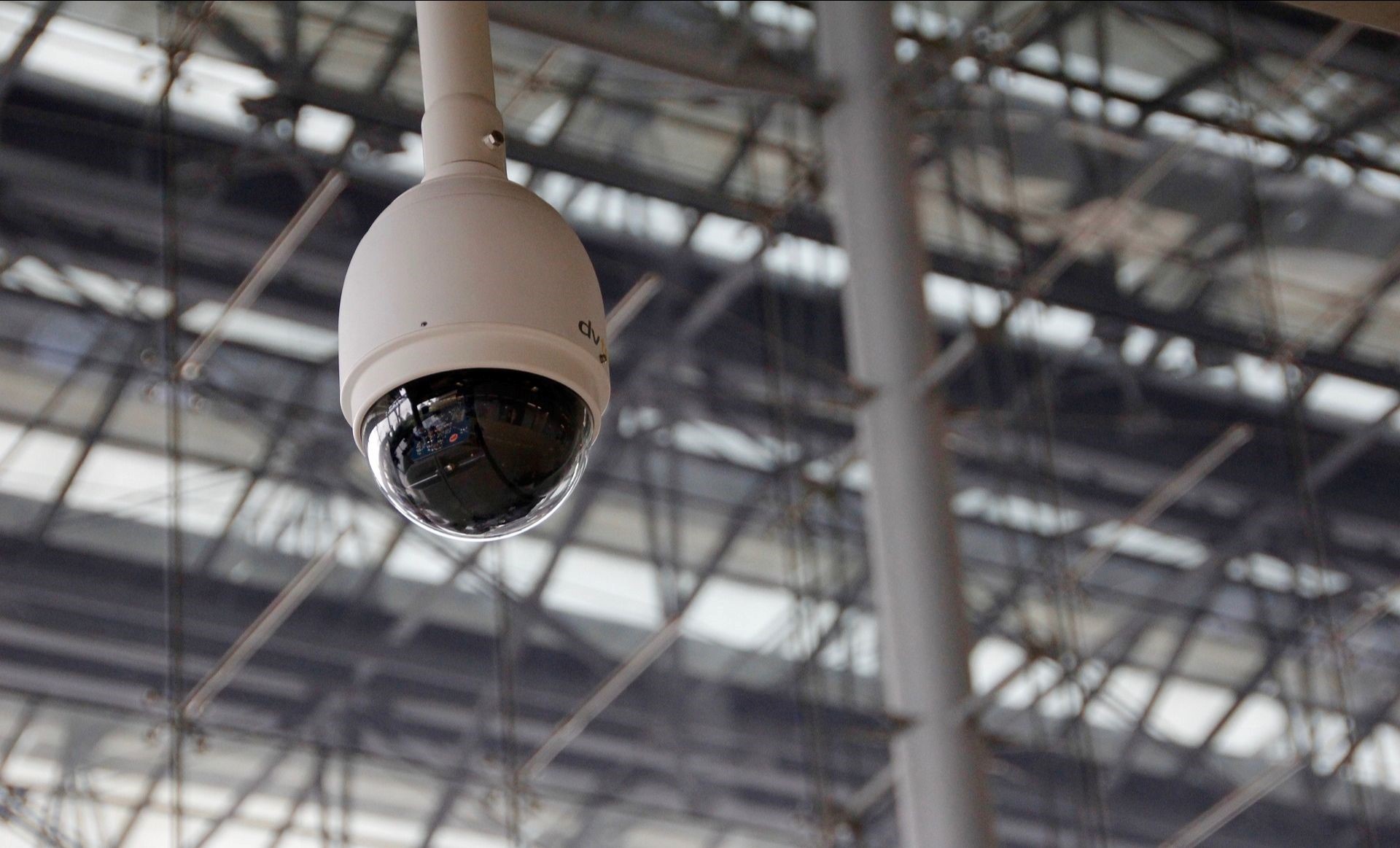 Решение для защиты порта локальной сети IP-камеры от электростатического разряда и молнии.